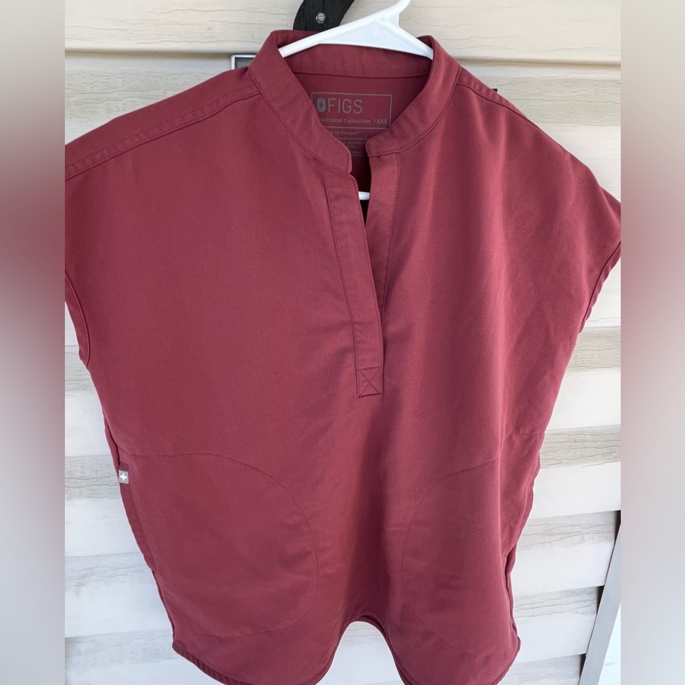 Figs scrub set, dark cherry 🍒 color. Size S